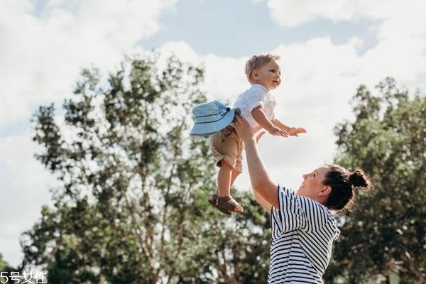 老婆不愿意生孩子怎么办 老婆为什么不愿意生孩子