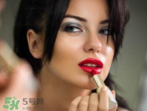 初学者怎么涂口红?初学者涂口红的步骤图解 初学者怎么涂口红?初学者涂口红的步骤图解