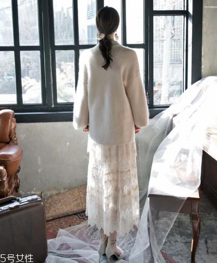 蕾丝长裙配什么鞋子？为你加足时髦指数