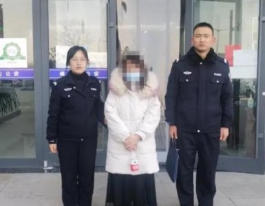 ​女主播直播间隔空对骂，被民警传唤至派出所，两人均被拘留5日