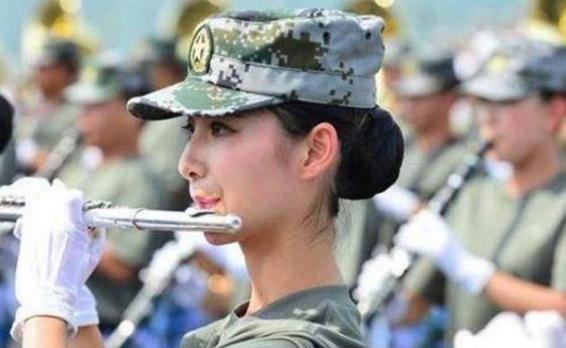 训练期间女兵来了生理期该怎么办？让退役女兵告诉你答案！