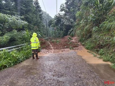 ​湖南沅陵五强溪镇山洪已致5人死亡，特大暴雨致1.5万人受灾