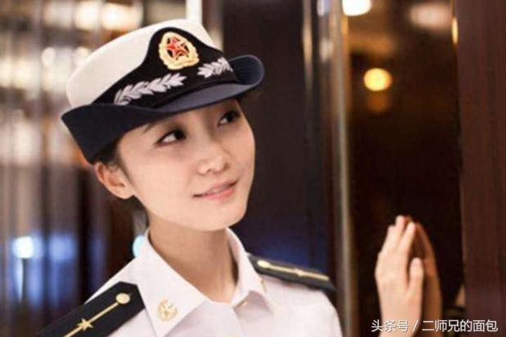 中国海军女兵铁骨柔情颜值展现，海上的“霸王花”