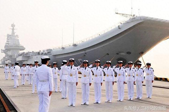 中国海军女兵铁骨柔情颜值展现，海上的“霸王花”