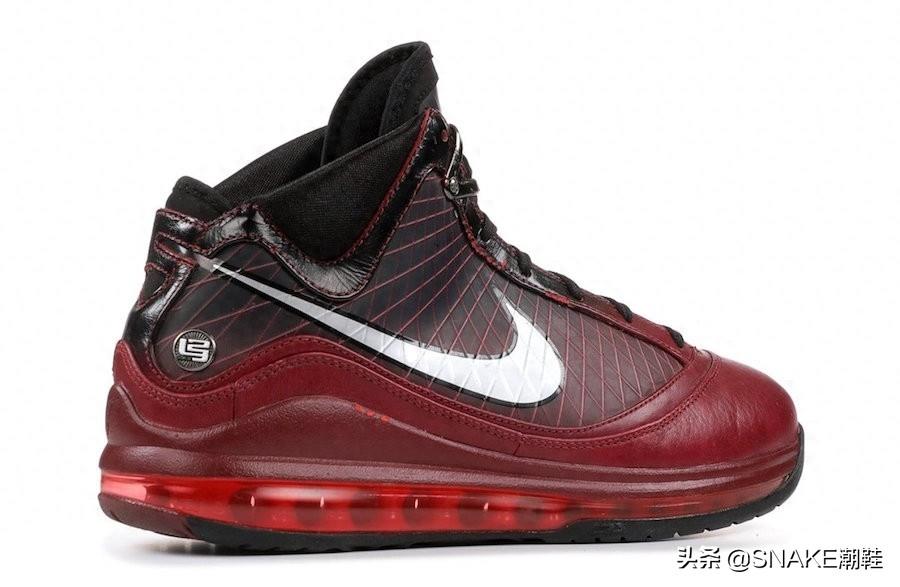 经典圣诞大战鞋款！LeBron 7“Christmas”下月回归