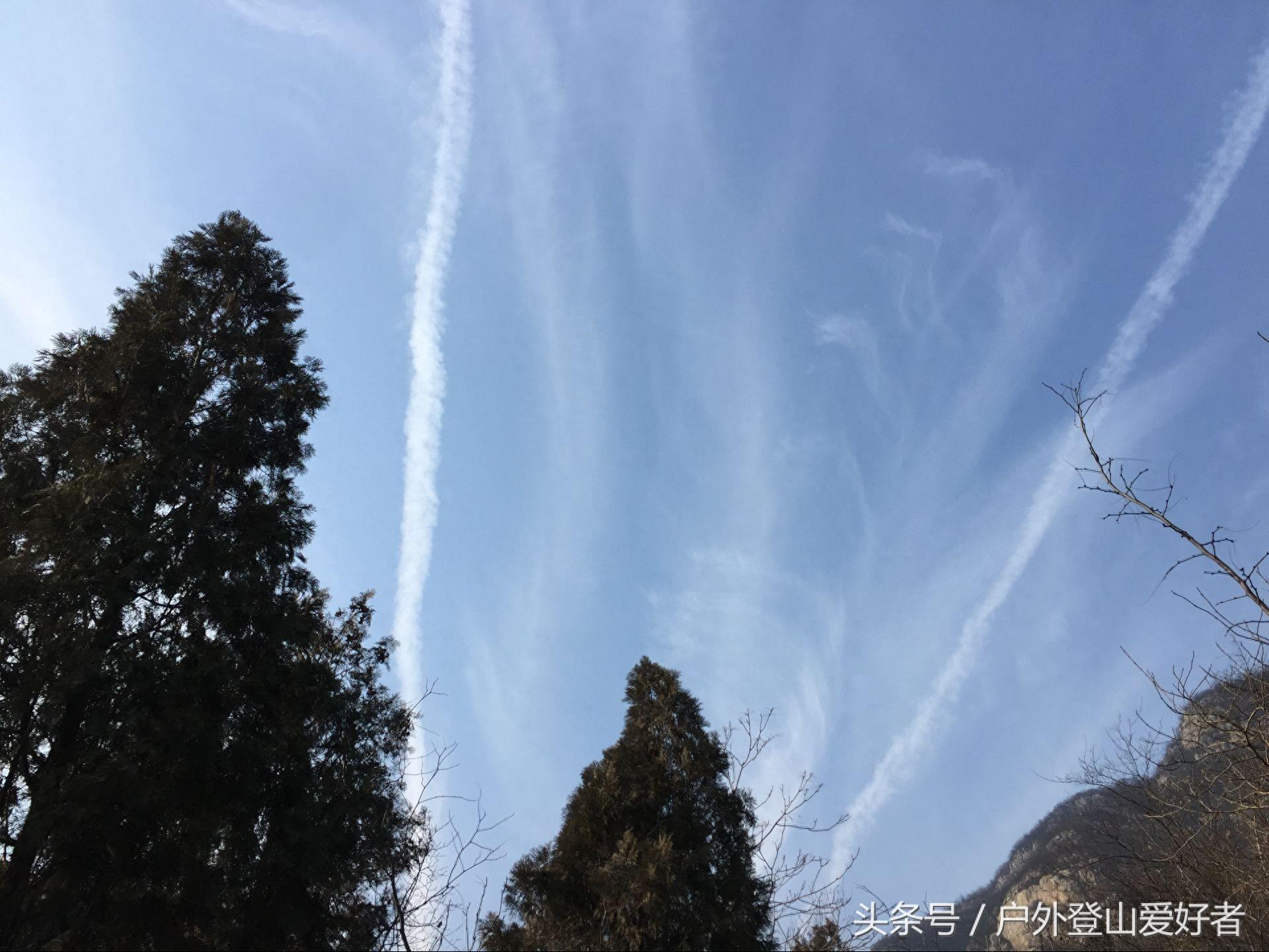 河北行唐县牛王寨爬山休闲一日游，吊桥玻璃栈道远离雾霾