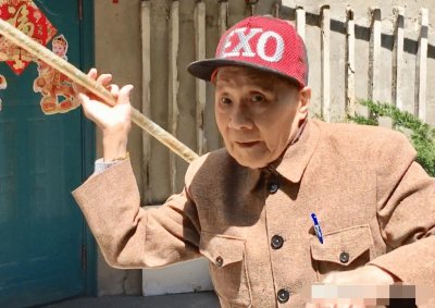 ​演员崔龙海葬礼低调举行，子女透露其去世细节，六小龄童致电慰问