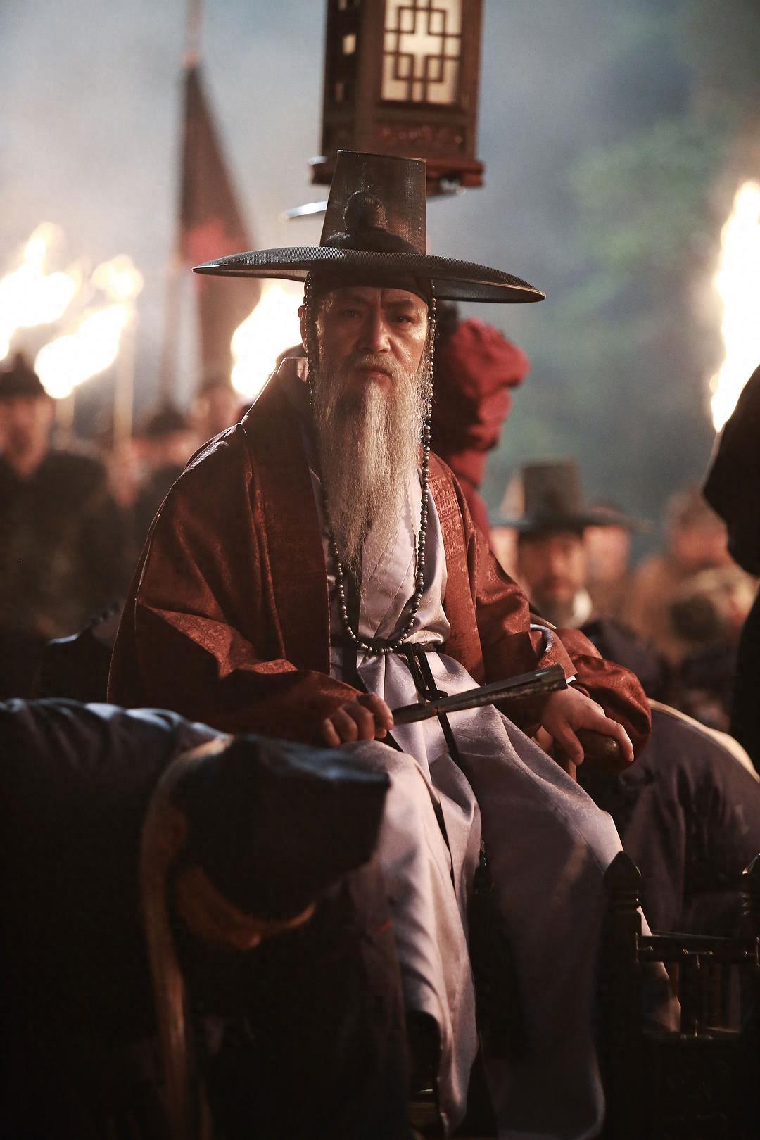 韩国影坛老戏骨李璟荣