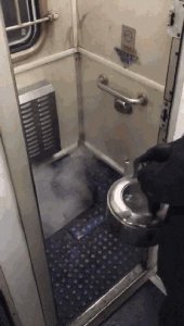 ​零下31℃有多冷？连雪国列车都被冻住了！