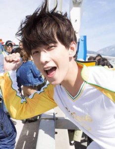 ​杨洋手术不打麻药堪比关羽刮骨疗伤？关羽：拿我的刀来！