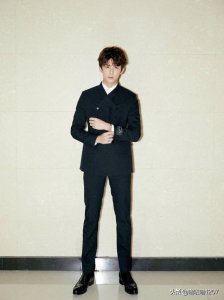 ​绅士boy吴磊一本正经的说错自己微博名，怕是忘记自己还有微博了