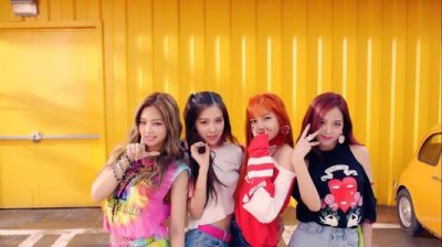 ​Lisa称自己素颜很吓人，被节目组强制要求卸妆后网友：我也想吓人