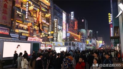 ​黄兴路步行街，一条很能体现长沙夜生活的街区，游客的必来之地