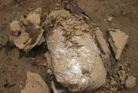 农村野外制作原始野味——叫花鸡,隔着屏幕流出了“可饿”的口水