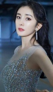 ​身材最完美的女星，低调不营销，曲线优雅动人