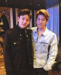 ​张木易与12岁混血女孩Miki的跨年龄爱情：他们真的结婚了吗？