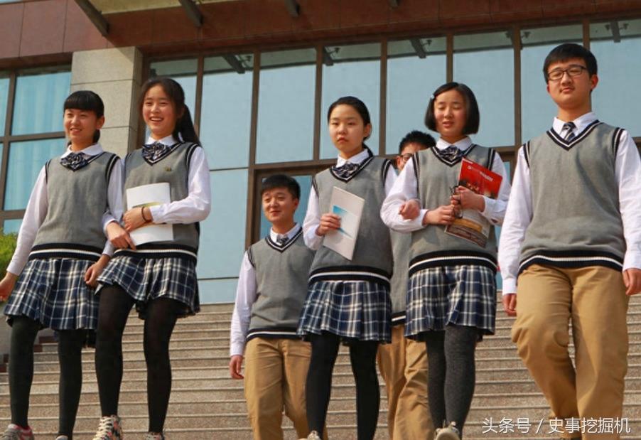 直击13款中国学生校服，你穿过哪一种？又觉得哪一种最好看？