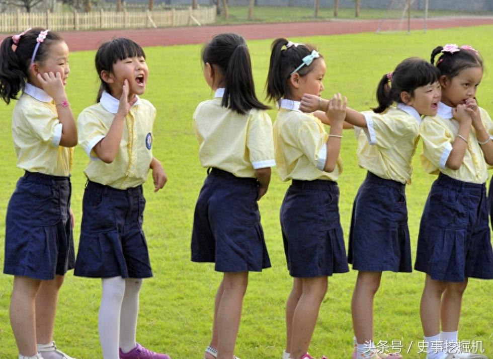 直击13款中国学生校服，你穿过哪一种？又觉得哪一种最好看？