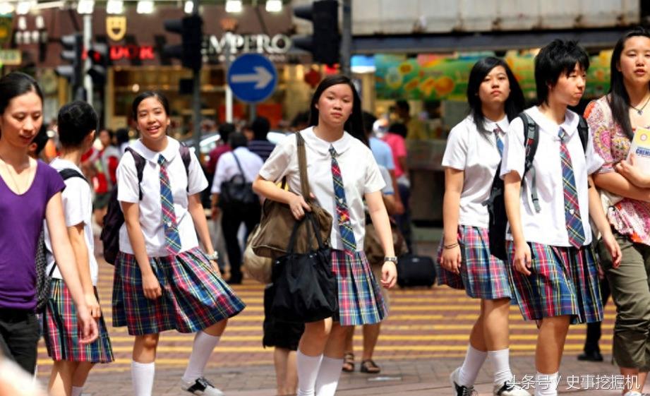 直击13款中国学生校服，你穿过哪一种？又觉得哪一种最好看？