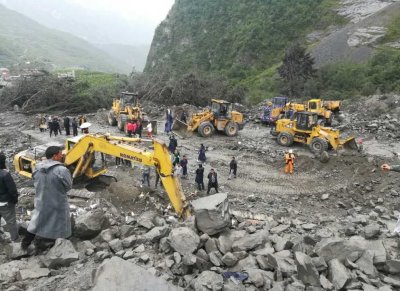 ​汶川地震，那15名从4999米高空舍命盲跳的勇士，后来都是何职位？