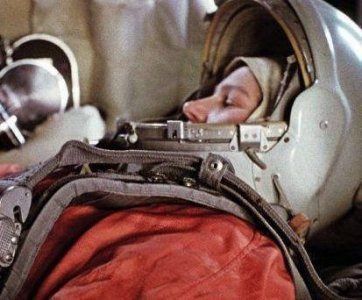 ​谜团！女宇航员太空离奇怀孕父不详