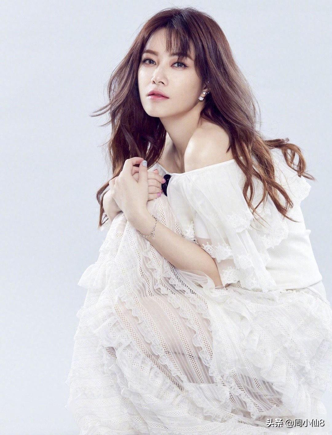 明星徐怀钰,中国台湾歌手和演员,歌声甜美清脆,是台湾实力歌手