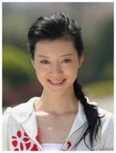 ​车晓隆鼻失败，演技出色却遭网友痛批“猪鼻子”，能否挽回形象？