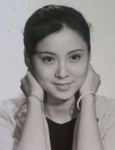 ​《红楼梦》晴雯扮演者安雯：前23年被丈夫宠着，最后却以悲剧收尾