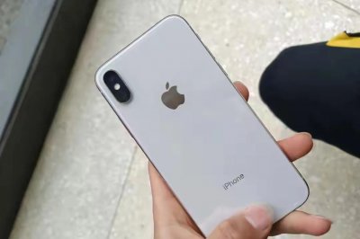 ​4年前的苹果手机还能用吗？网友：过气旗舰不如“狗”