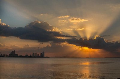 ​芭提雅是泰国一处著名海景度假胜地，享有“东方夏威夷”之誉