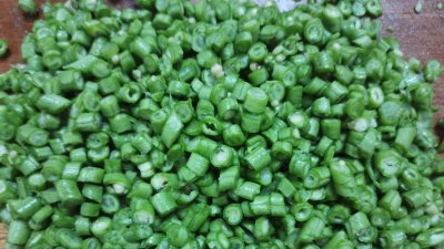 ​豆角鸡蛋饼，做法简单味道嫩脆，给肉都不换