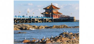 ​“栈桥”位于青岛中心城区 , 是一条440米长的海上长廊