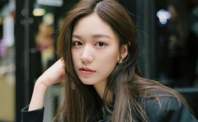 ​21岁耀莱千金家中破产，两豪宅被打包卖1.66亿，曾与王一博传绯闻