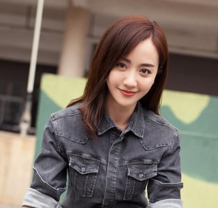 ​朱一龙连续6年为杨蓉庆生！细扒“火锅夫妻”7年情，网友大呼好甜