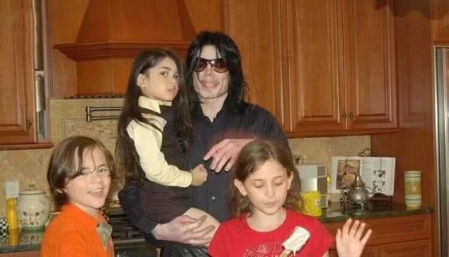 迈克尔杰克逊去世时几十岁(12年前迈克尔杰克逊去世)(4)