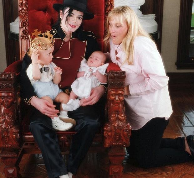 迈克尔杰克逊去世时几十岁(12年前迈克尔杰克逊去世)(32)