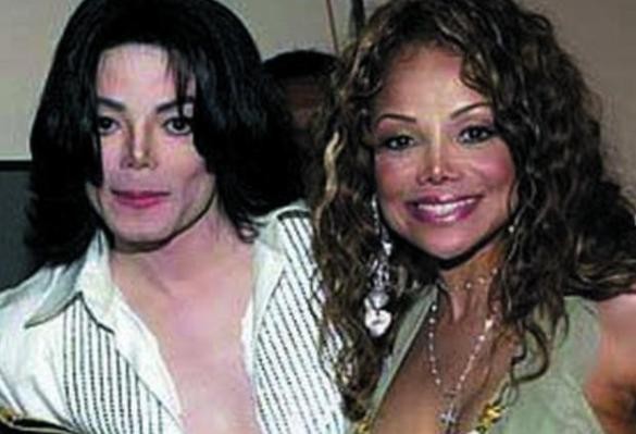 迈克尔杰克逊去世时几十岁(12年前迈克尔杰克逊去世)(20)