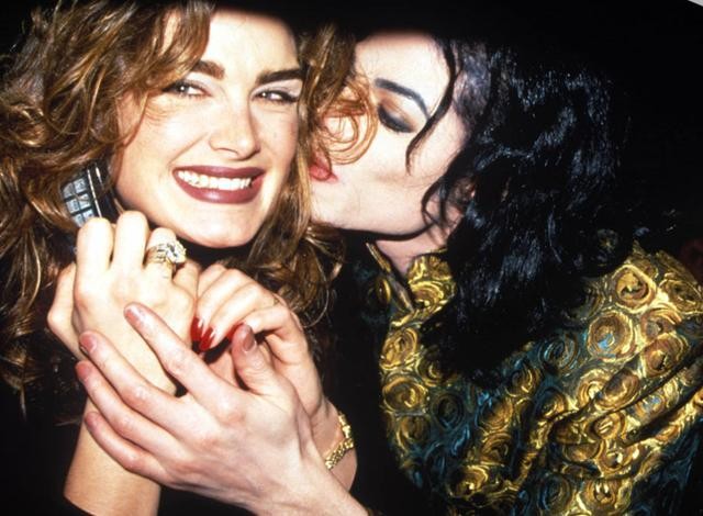 迈克尔杰克逊去世时几十岁(12年前迈克尔杰克逊去世)(29)