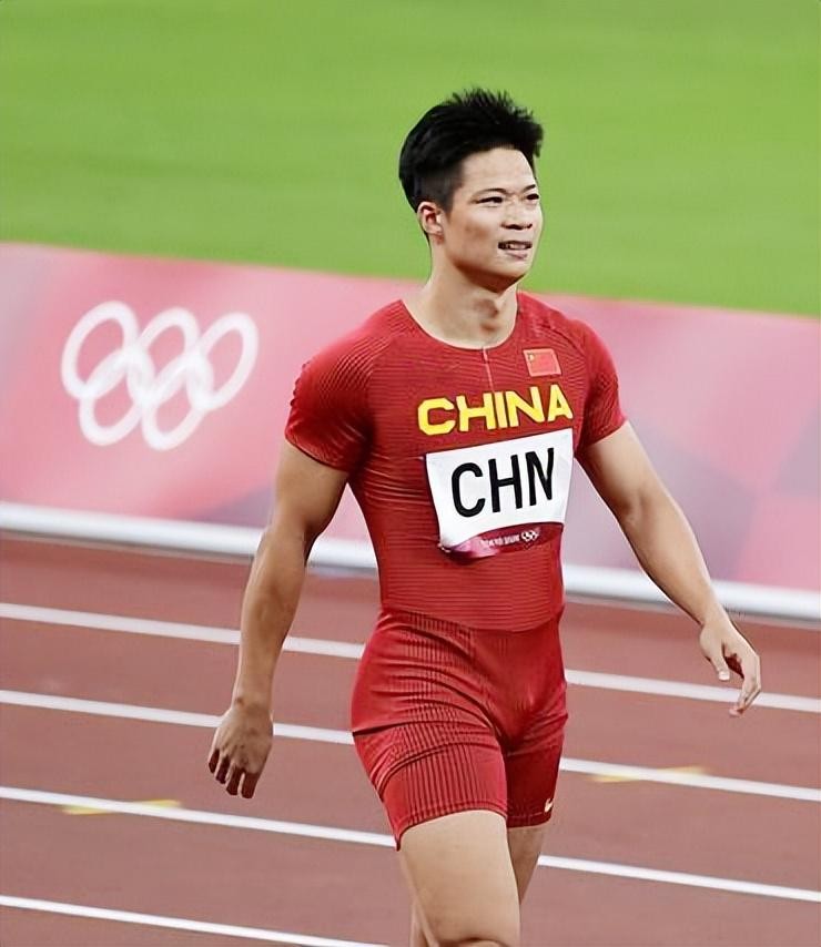 “亚洲飞人”苏炳添个人资料简介:出身广东中山农村,对妻儿有愧疚