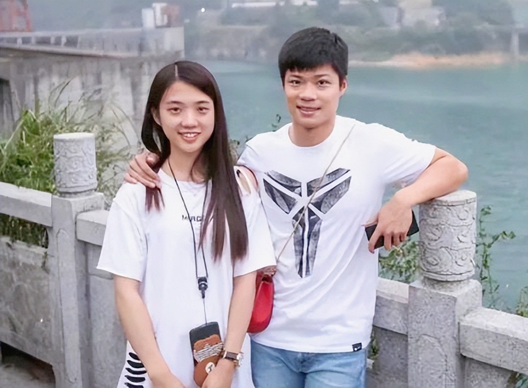 “亚洲飞人”苏炳添个人资料简介:出身广东中山农村,对妻儿有愧疚