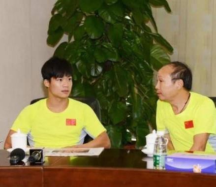 “亚洲飞人”苏炳添个人资料简介:出身广东中山农村,对妻儿有愧疚