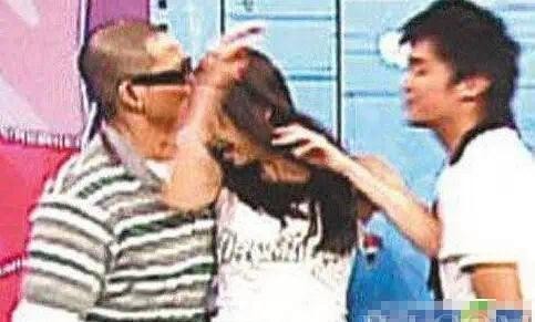 郭富城老婆方媛资料（郭富城娇妻晒健身照）