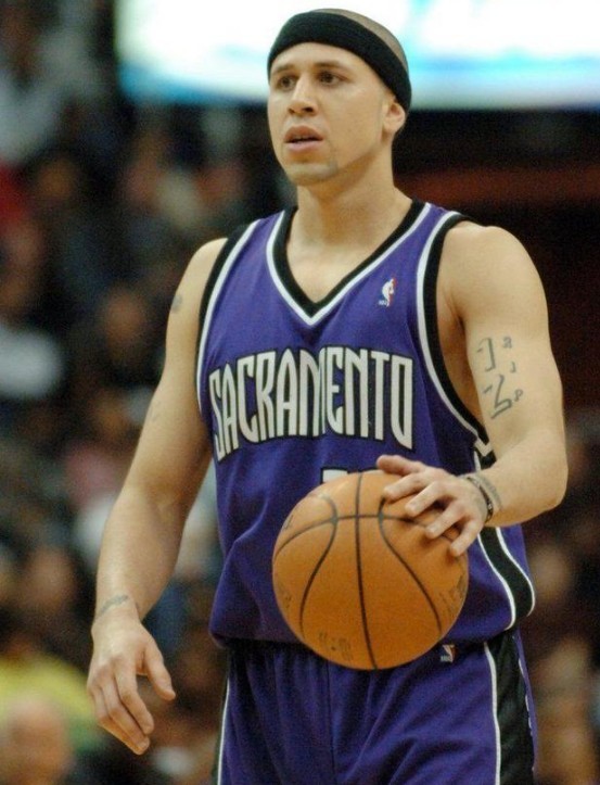 小里弗斯为什么是白人（NBA球星肤色白色其实是黑人）