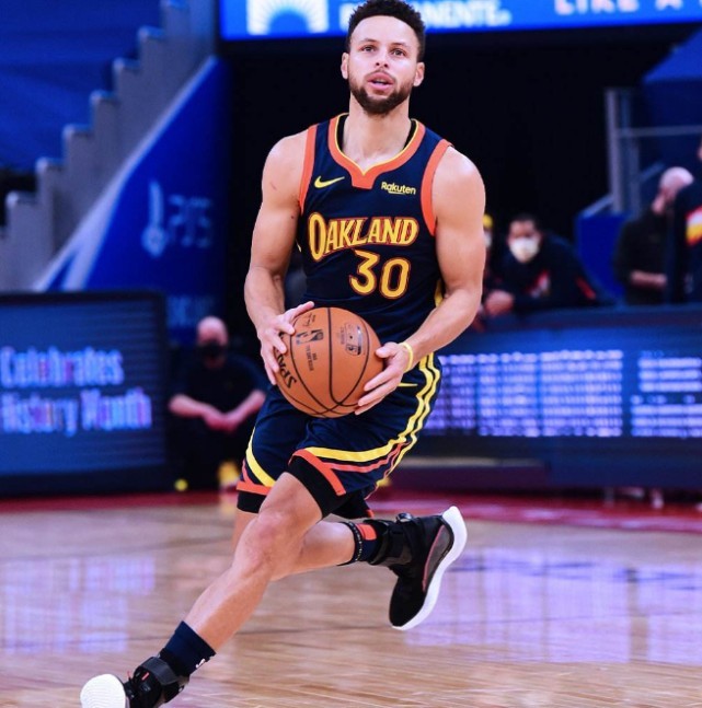 小里弗斯为什么是白人（NBA球星肤色白色其实是黑人）