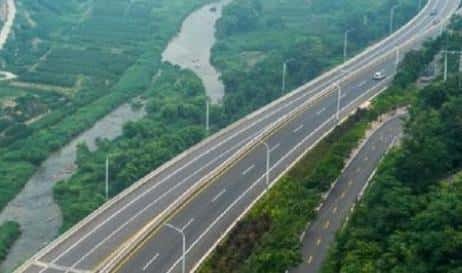 开长途一千公里累不累(连续开1000公里高速什么感觉 )