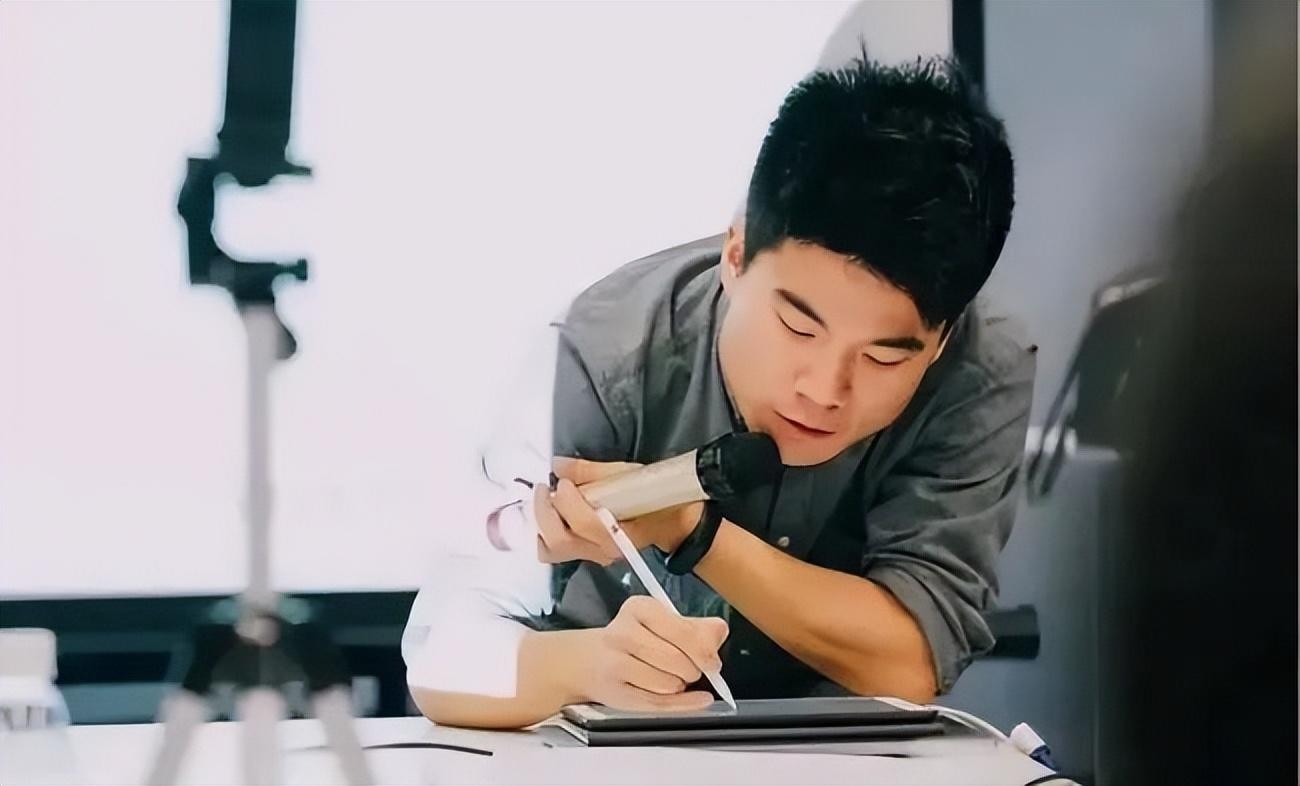 庞博到底是谁 (脱口秀演员庞博资料介绍)