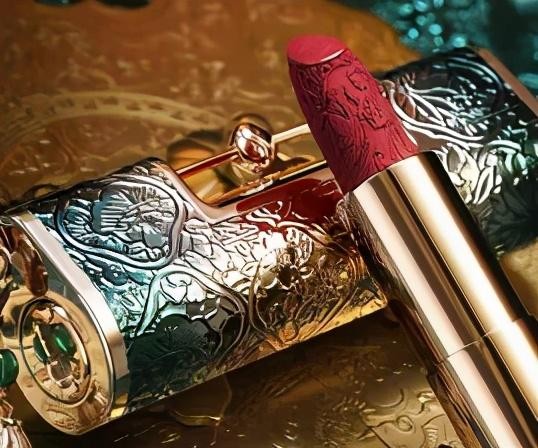 李佳琦以前是怎样的（离开李佳琦花西子们的）(4)