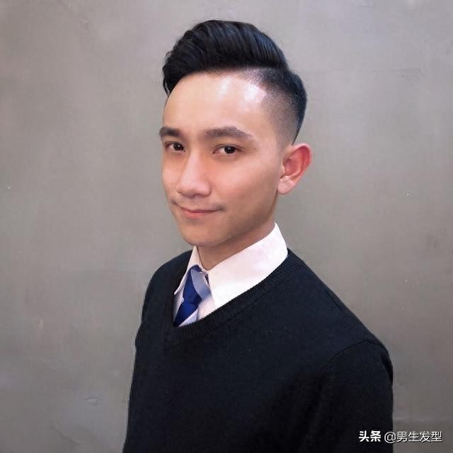 男生“偏分”发型过时了?这4款时尚发型,你越剪越帅