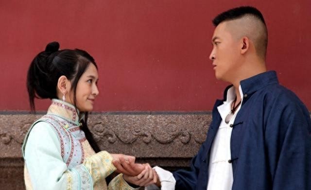 还记得打狗棍中的哑巴格格吗?被指和张天爱丫鬟像,如今变白富美