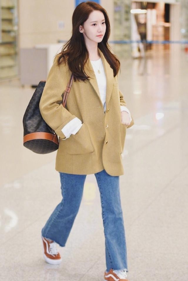 林允和林允儿什么关系(24岁林允同框29岁林允儿)